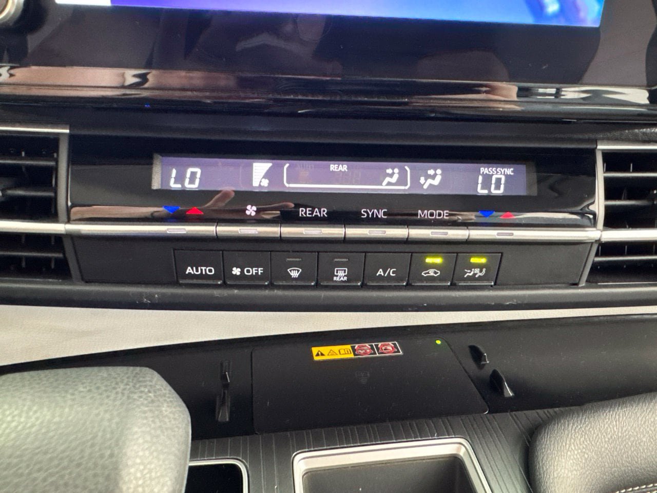Certified 2026 Toyota Sienna LE AWD/4WD image 27