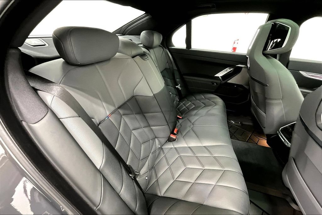 New 2026 BMW 740i RWD image 9