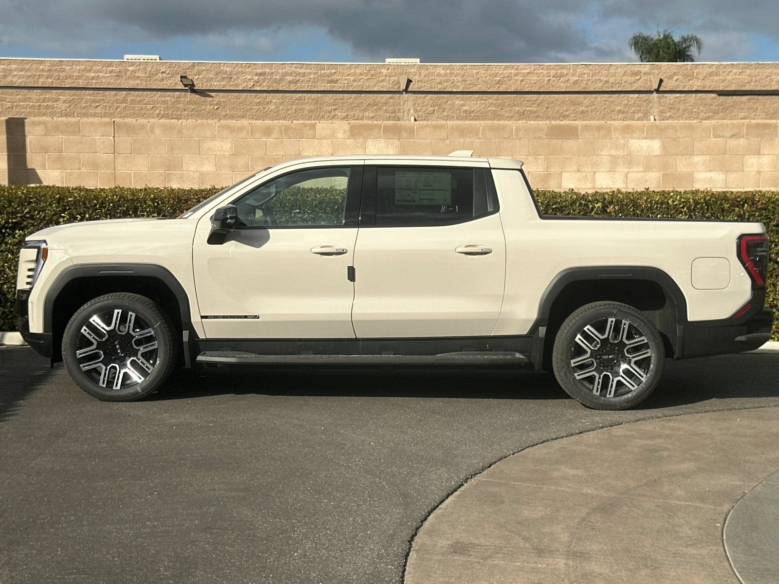 New 2026 GMC Sierra EV Elevation AWD/4WD image 7