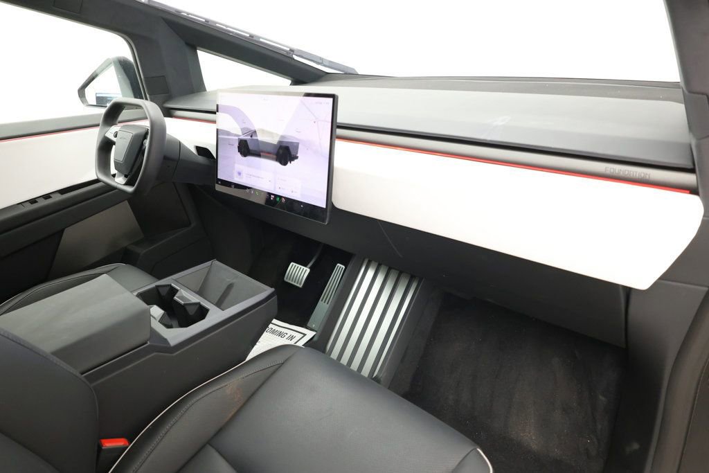 Used 2024 Tesla Cybertruck AWD Crew Cab image 29
