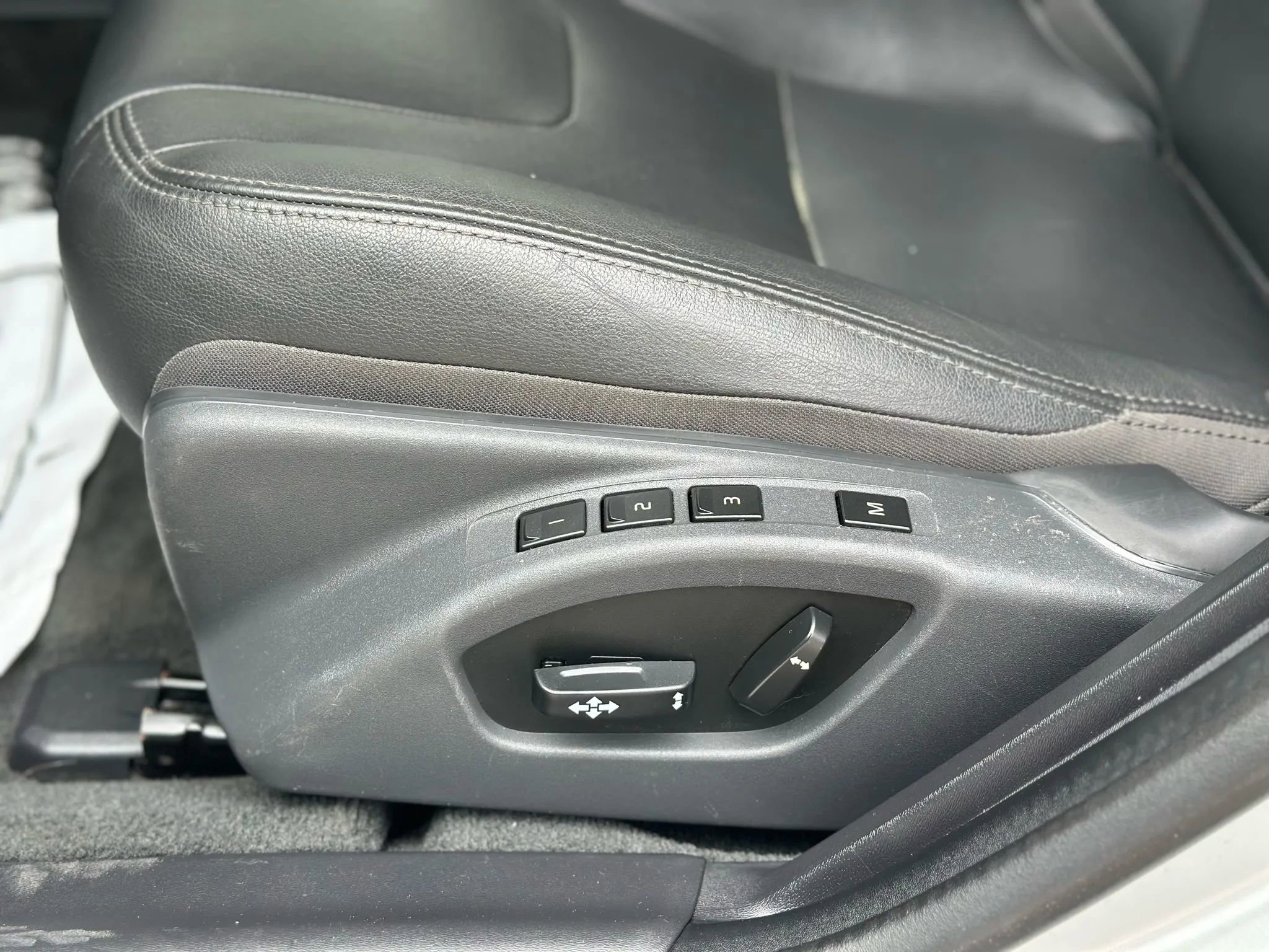 Used 2017 Volvo V60 T5 Cross Country w/ Convenience Package image 26