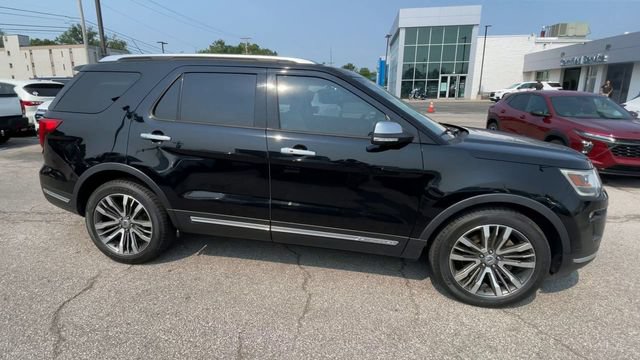 Used 2018 Ford Explorer Platinum AWD/4WD image 3