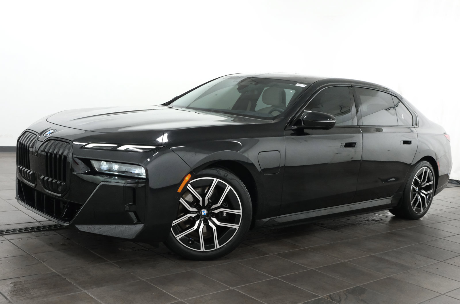 Used 2024 BMW 750e xDrive