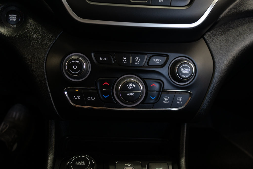 Used 2022 Jeep Cherokee Latitude Lux AWD/4WD image 32