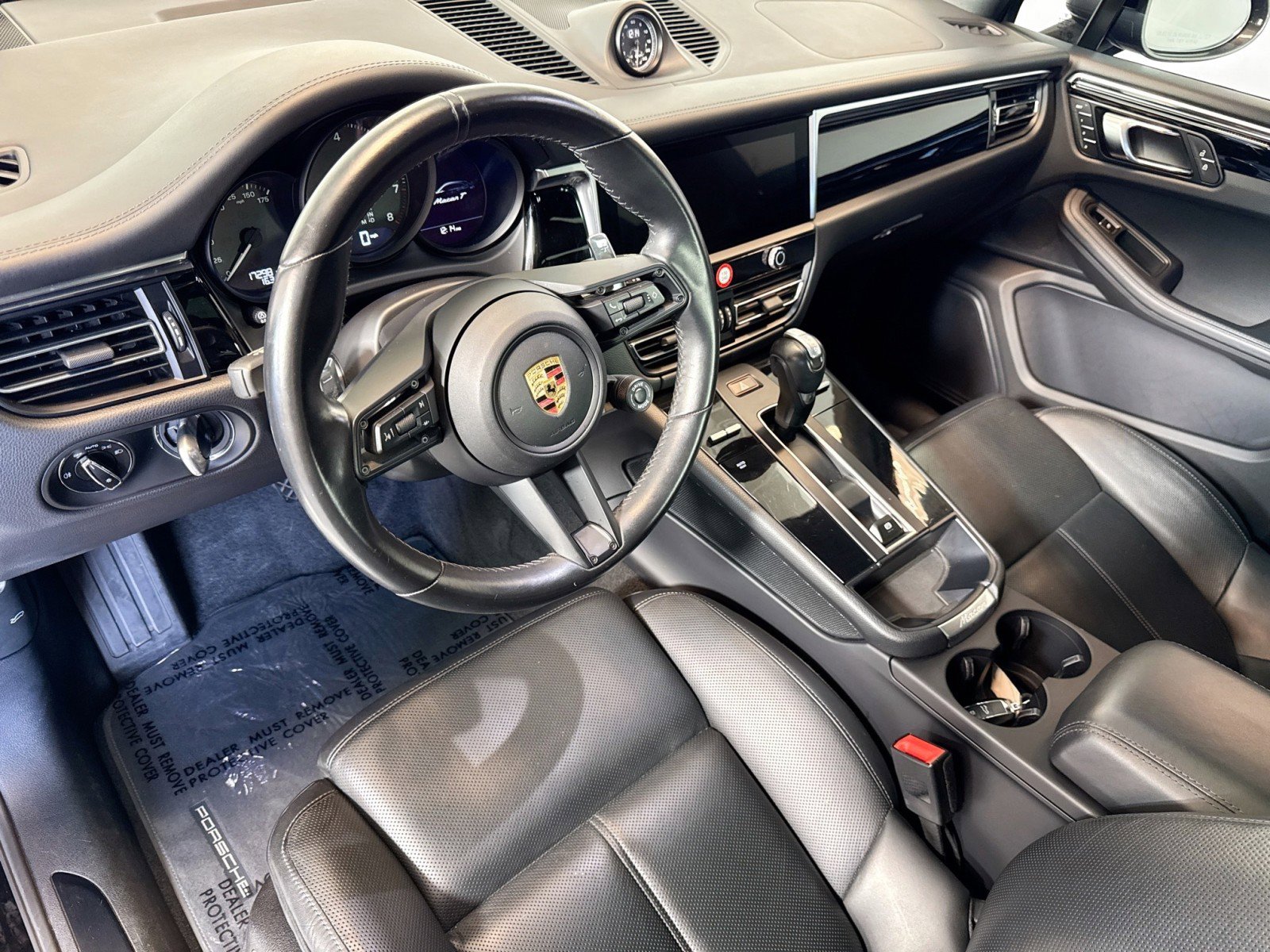 Certified 2024 Porsche Macan Turbo w/ Premium Plus Package image 4