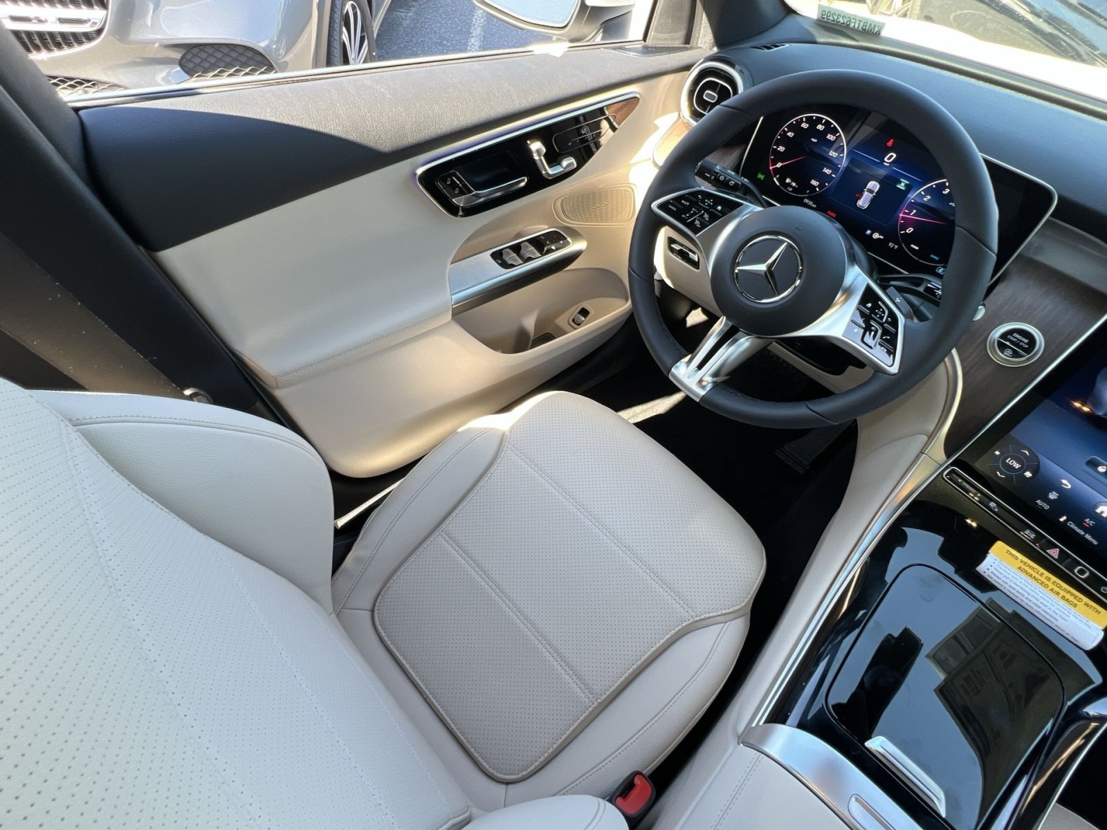 New 2026 Mercedes-Benz GLC 300 4MATIC image 16