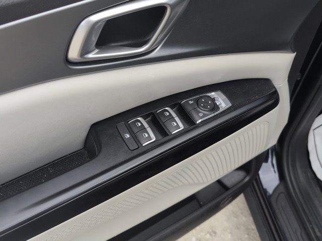 Used 2024 Kia Carnival LX image 13