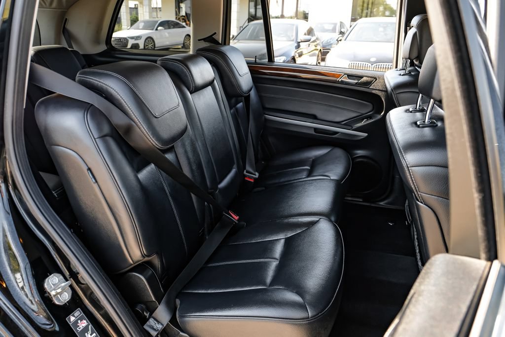 Used 2011 Mercedes-Benz GL 320 BlueTEC 4MATIC image 32