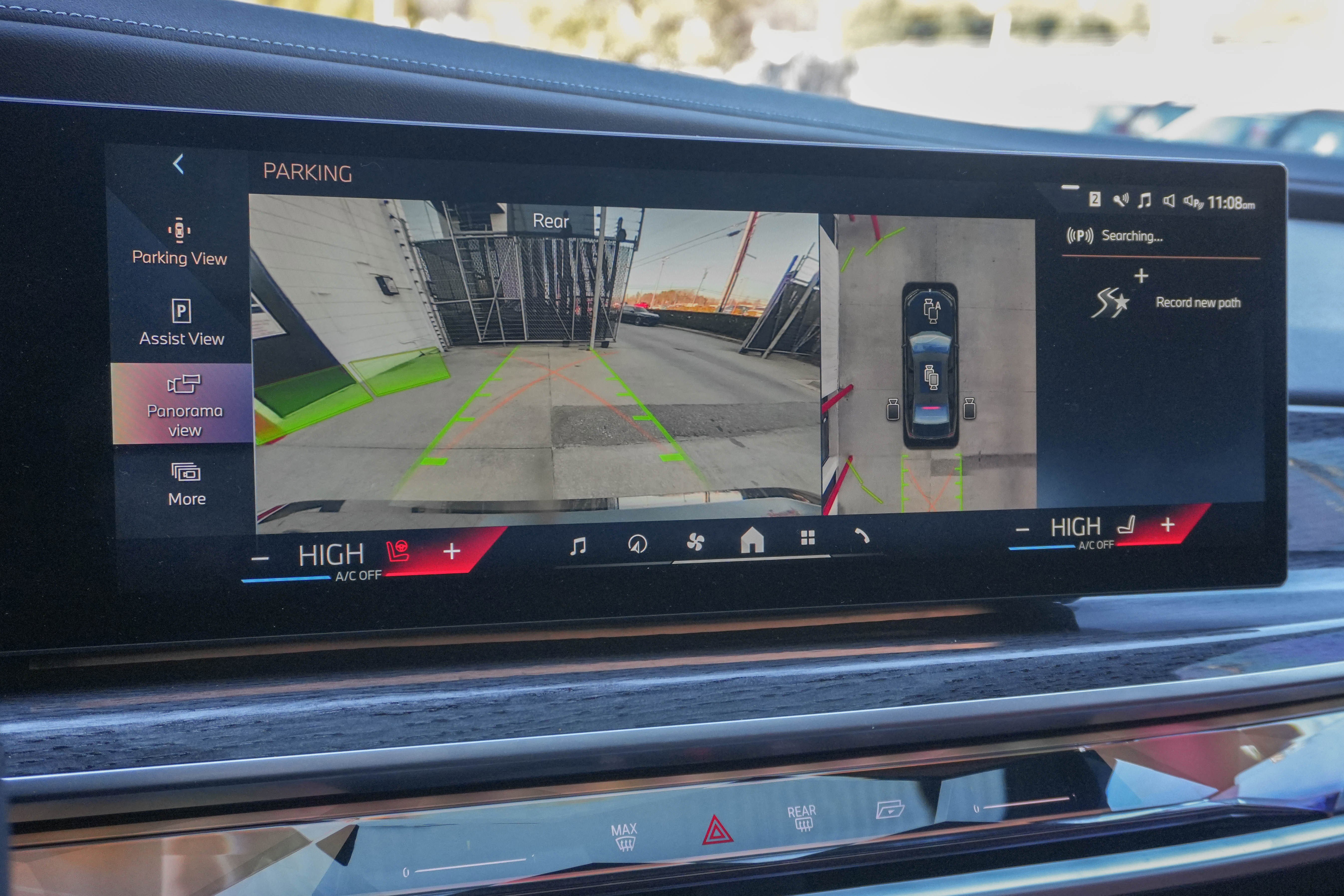 Certified 2023 BMW 760i xDrive w/ Executive Package image 25