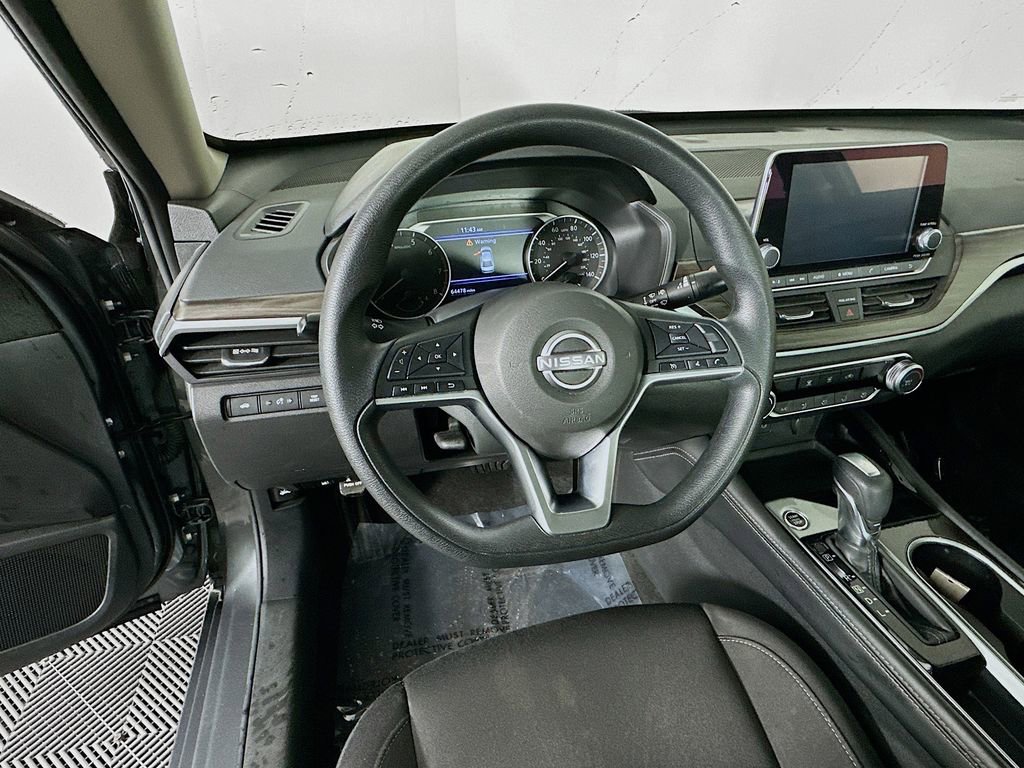 Used 2023 Nissan Altima 2.5 SV image 17