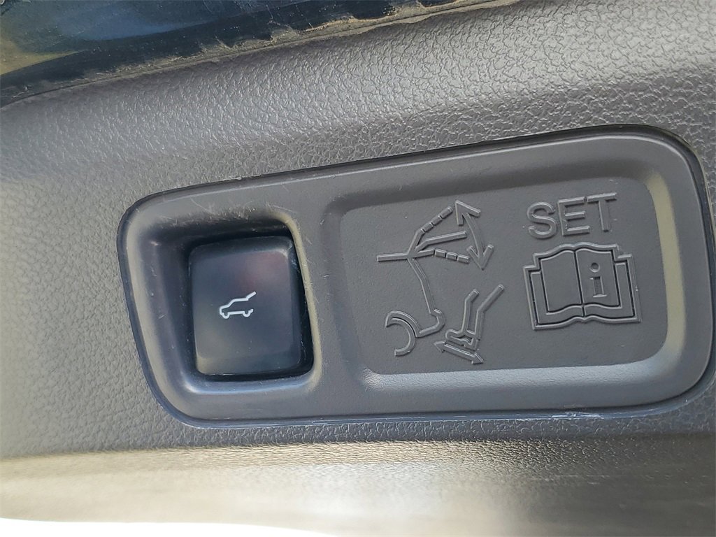 Used 2019 Ford Expedition Limited w/ Equipment Group 302A image 8