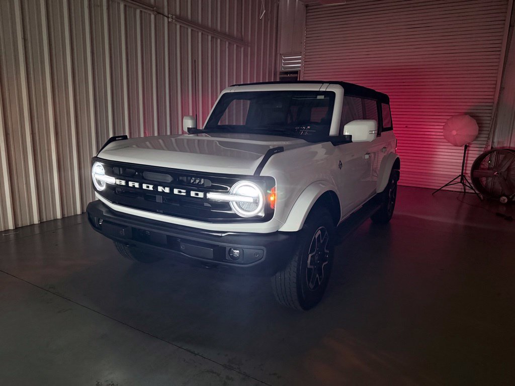 Used 2024 Ford Bronco Outer Banks AWD/4WD image 8