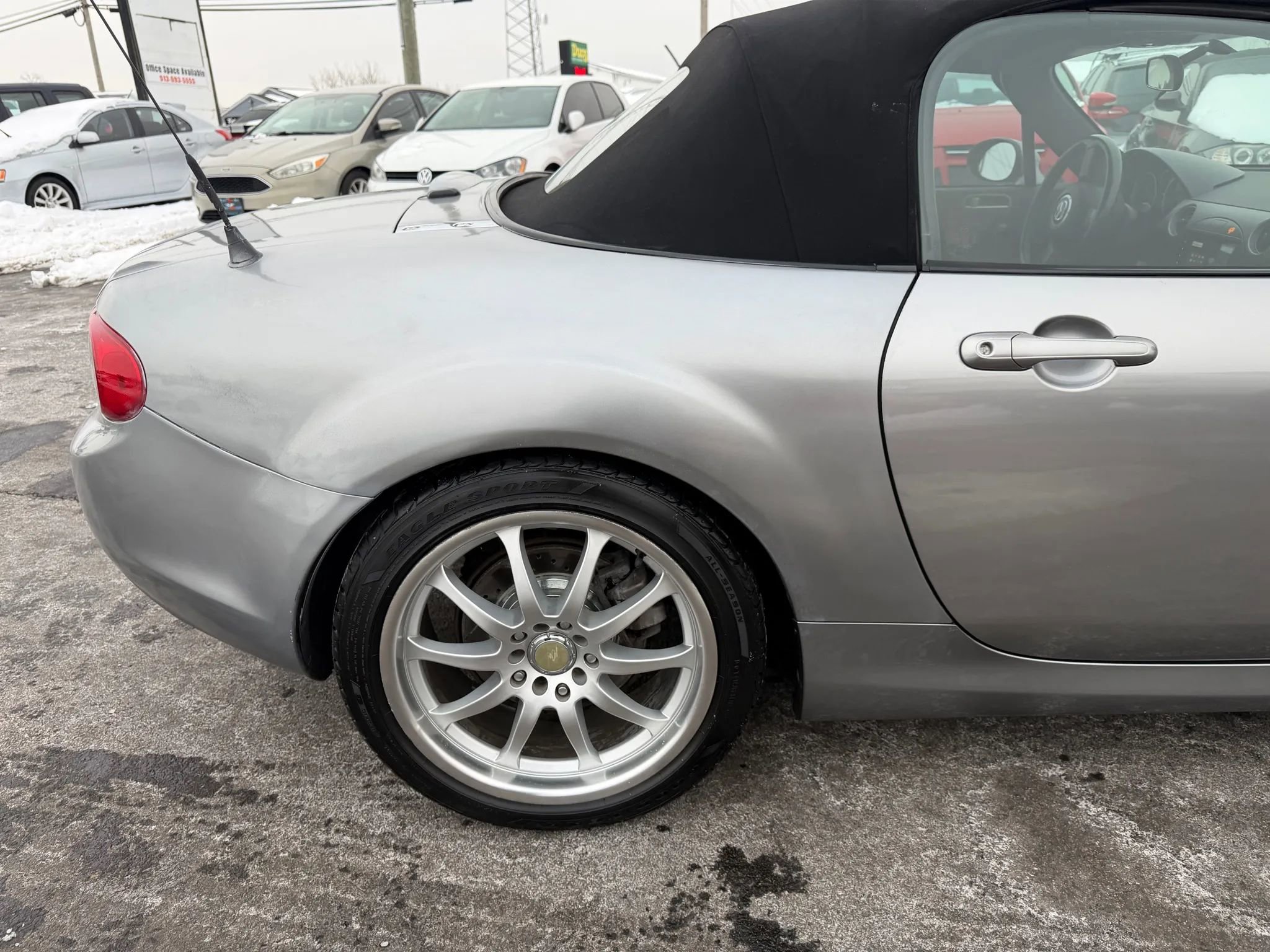 Used 2010 MAZDA MX-5 Miata Sport image 41