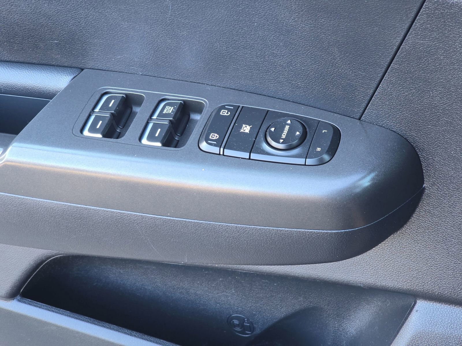 Used 2018 Kia Sportage LX image 30