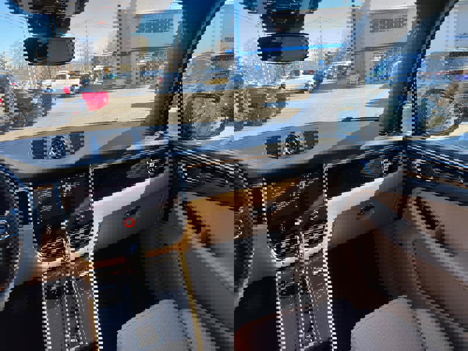 Used 2025 Porsche Macan image 39