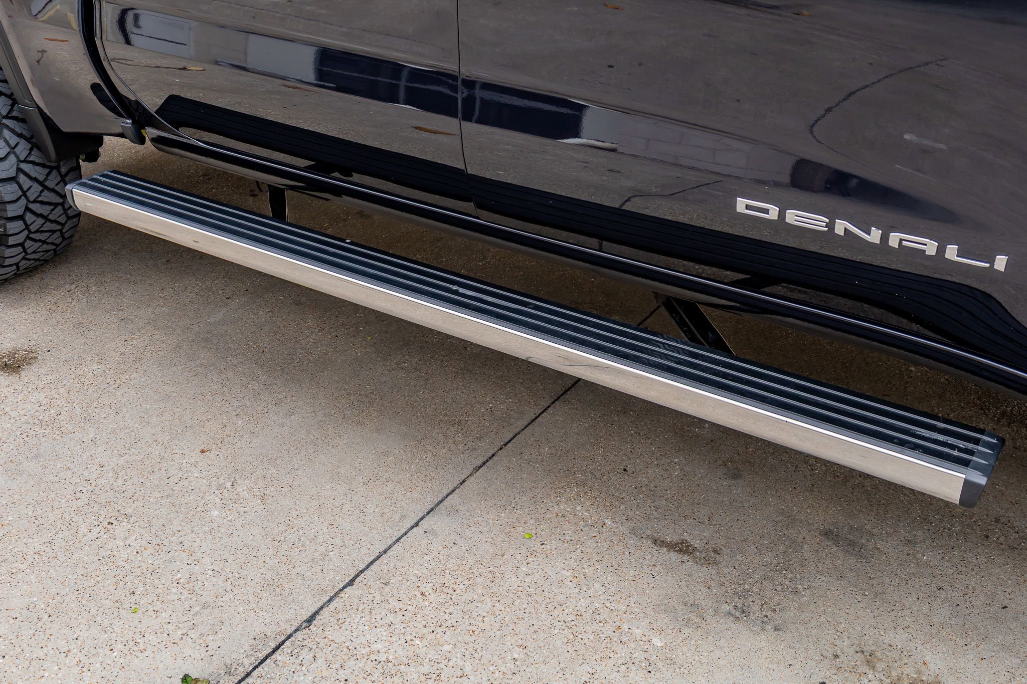 Used 2025 GMC Sierra 1500 Denali Ultimate image 13