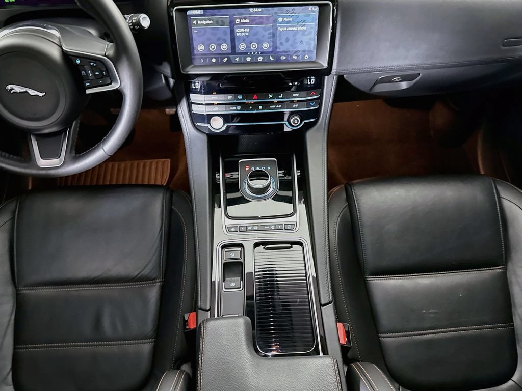 Used 2020 Jaguar F-PACE Prestige AWD/4WD image 16