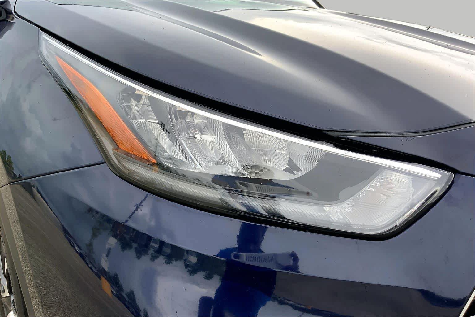 Used 2020 Toyota Highlander XLE AWD/4WD image 27