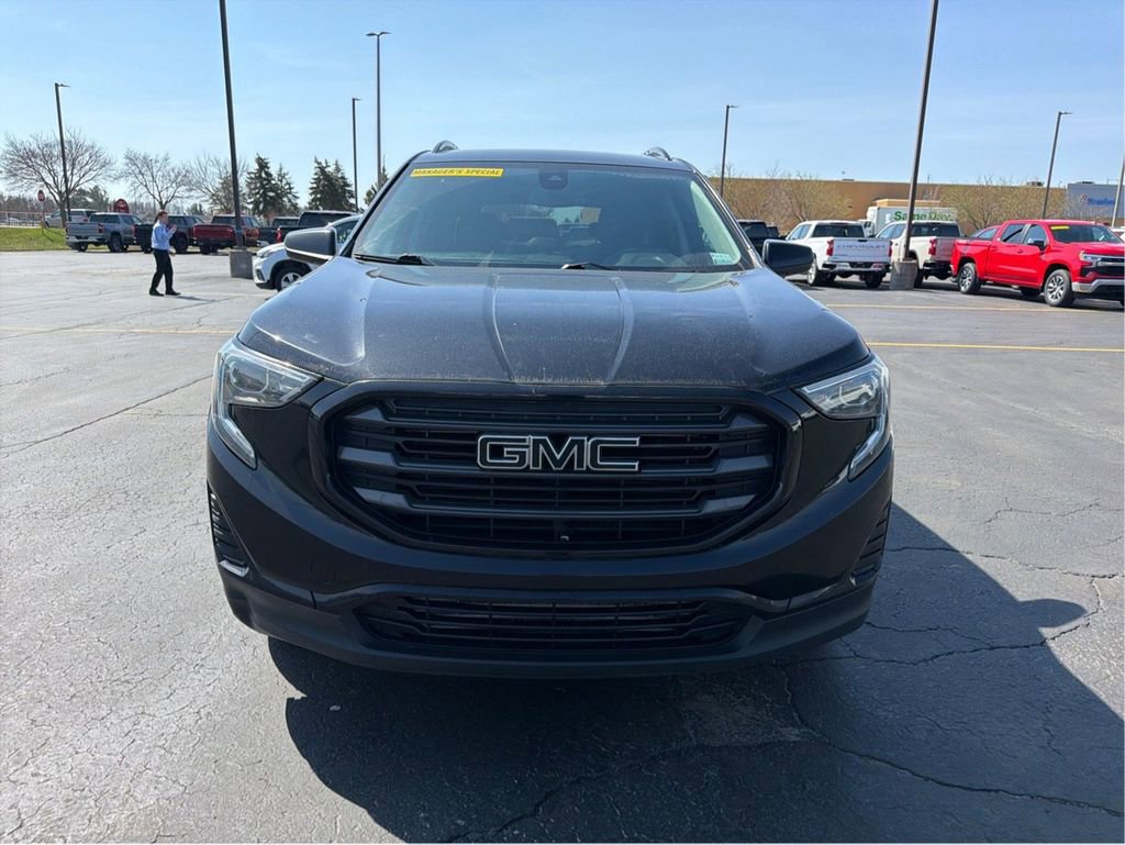 Used 2020 GMC Terrain SLE w/ Driver Convenience Package AWD/4WD image 3