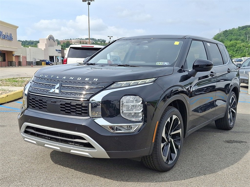 New 2025 Mitsubishi Outlander SE image 2