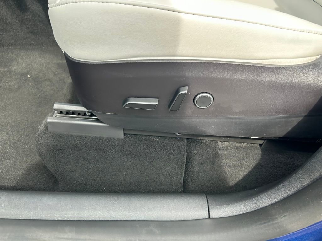 Used 2022 Tesla Model Y Performance image 18