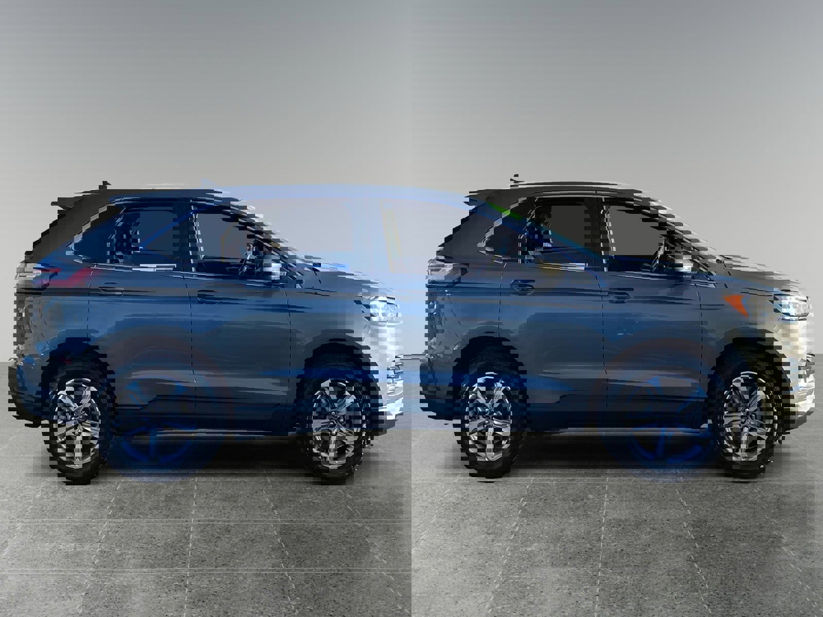 Used 2024 Ford Edge SEL w/ Convenience Package image 6