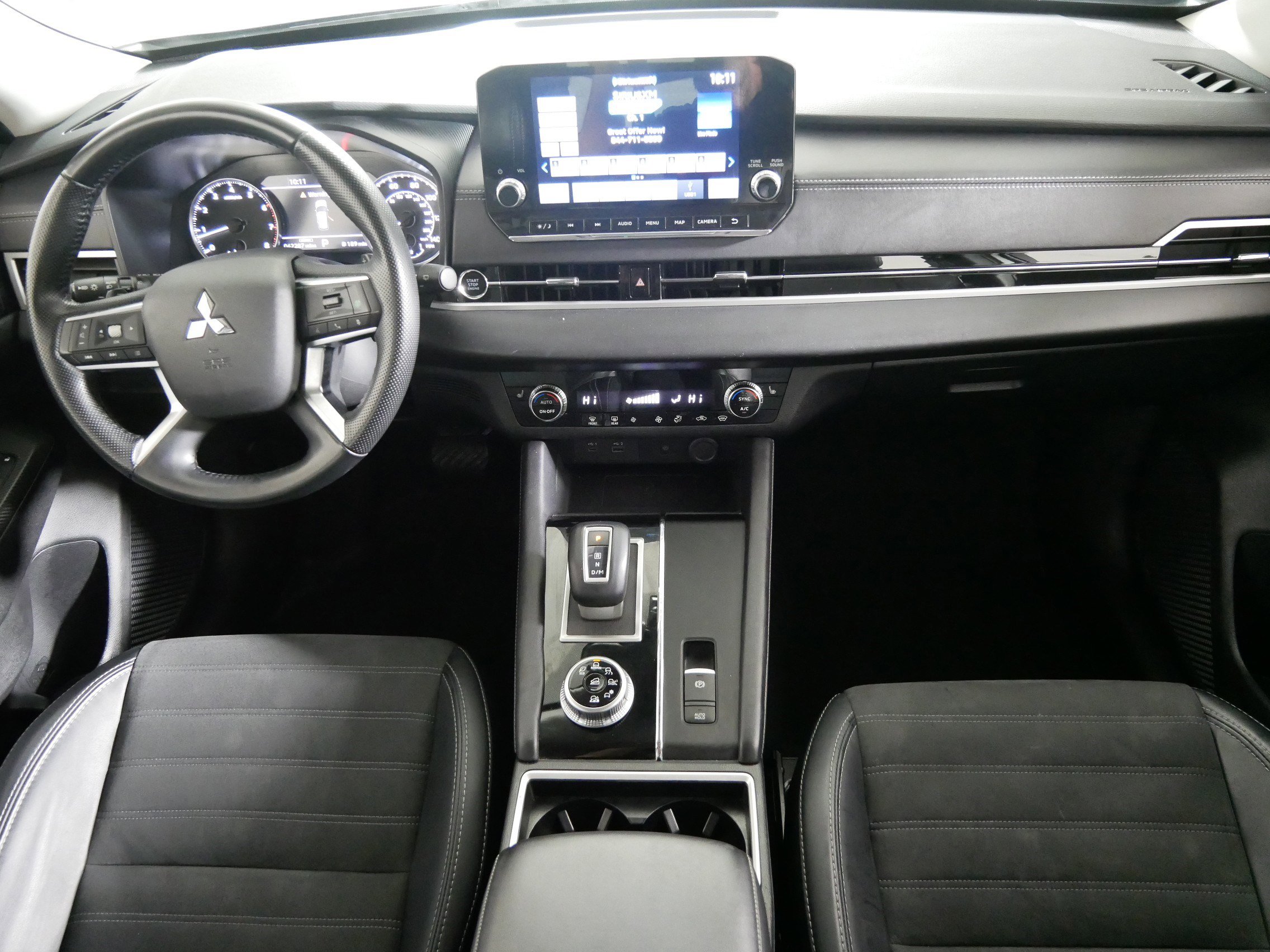 Used 2024 Mitsubishi Outlander SE image 10