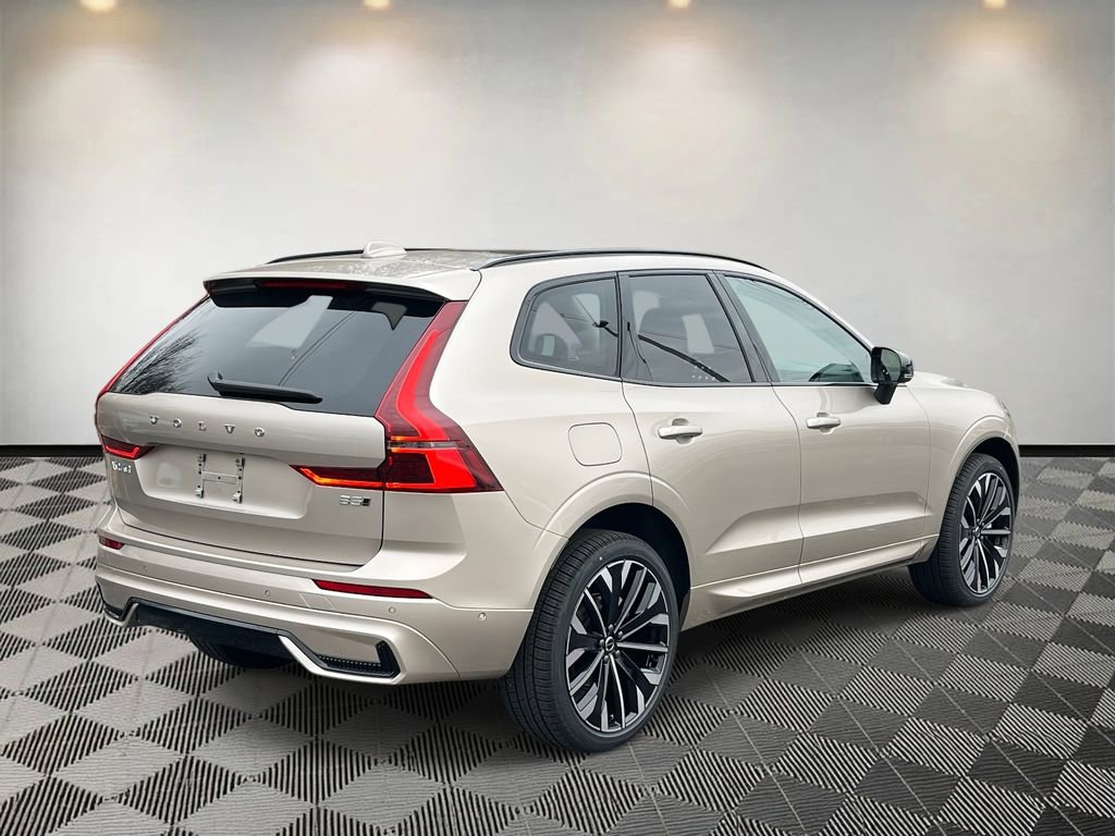 New 2026 Volvo XC60 B5 Ultra w/ Climate Package image 3