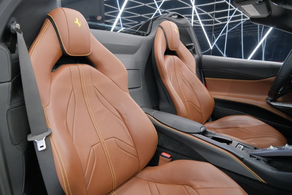 Used 2021 Ferrari 812 GTS RWD image 15