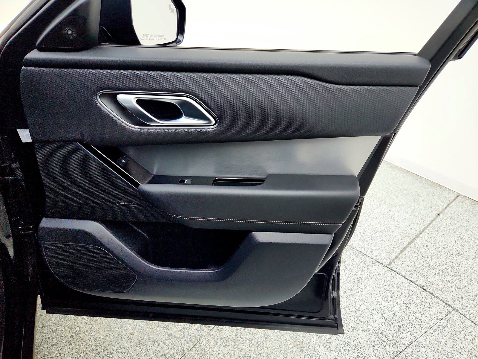 Used 2023 Land Rover Range Rover Velar R-Dynamic S image 26