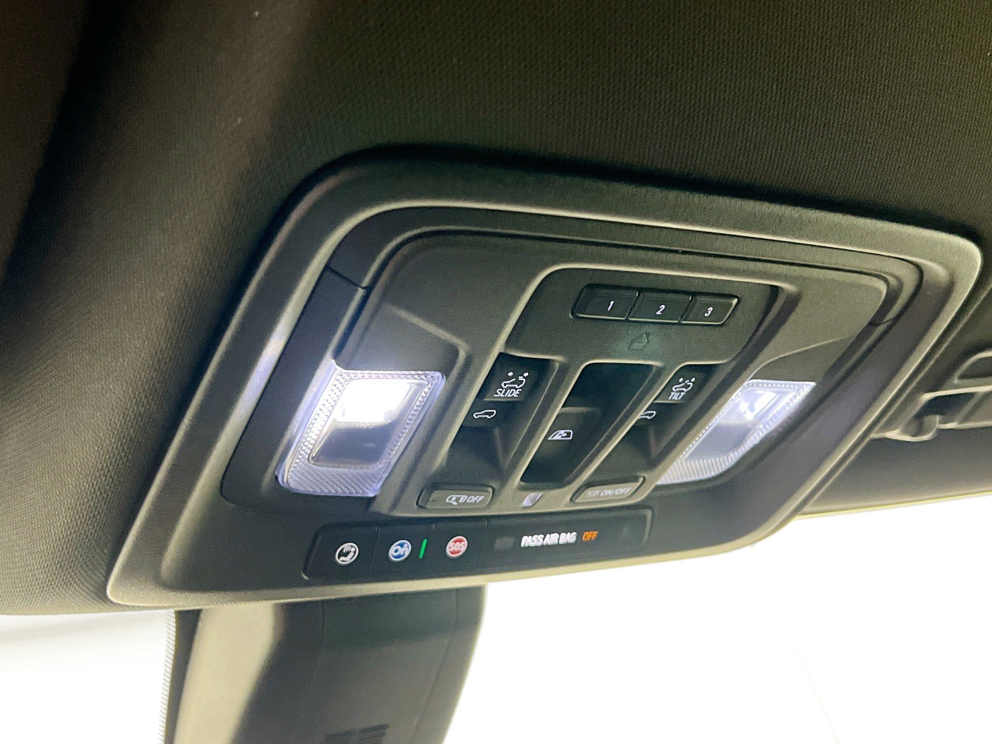 Used 2020 Chevrolet Silverado 1500 High Country w/ Technology Package image 22