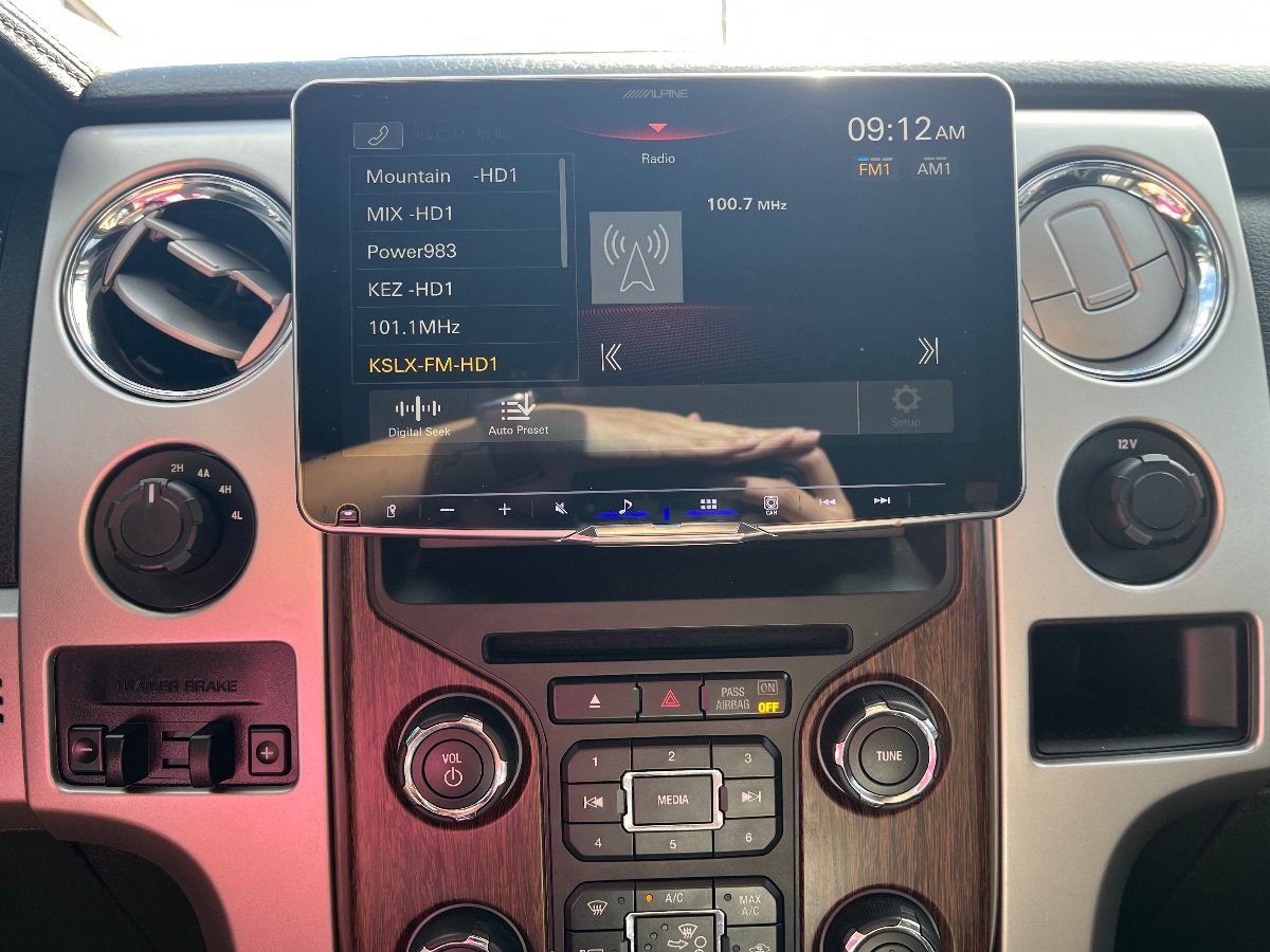 Used 2014 Ford F150 Lariat w/ Equipment Group 502A Luxury AWD/4WD image 13