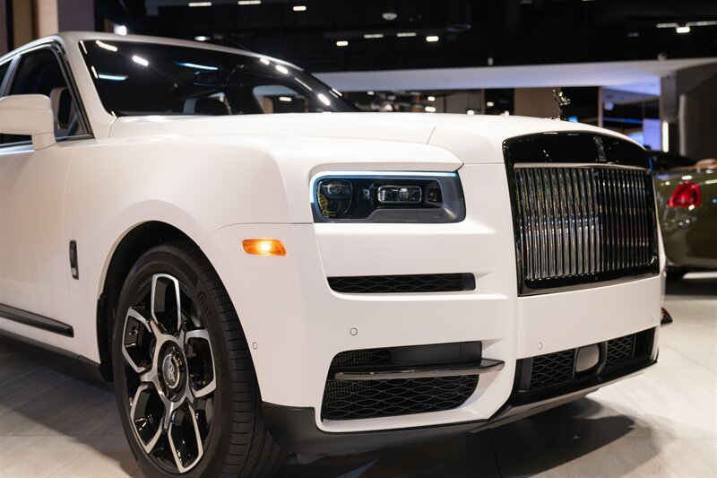 Used 2023 Rolls-Royce Cullinan Black Badge AWD/4WD image 38