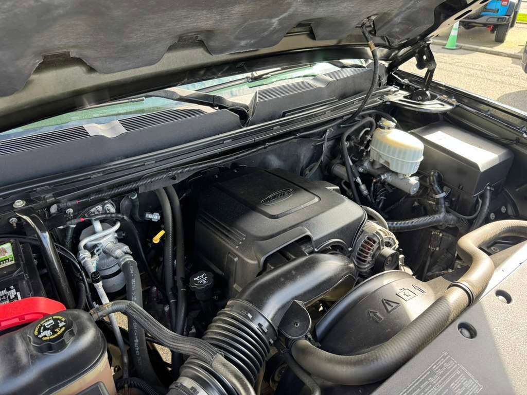 Used 2008 Chevrolet Silverado 2500 LTZ w/ Safety Package AWD/4WD image 5