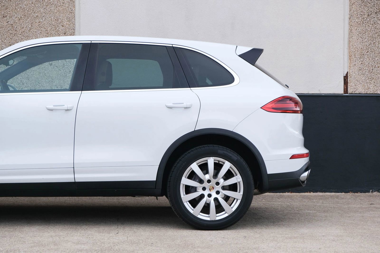 Used 2016 Porsche Cayenne Sport Utility 4D image 8
