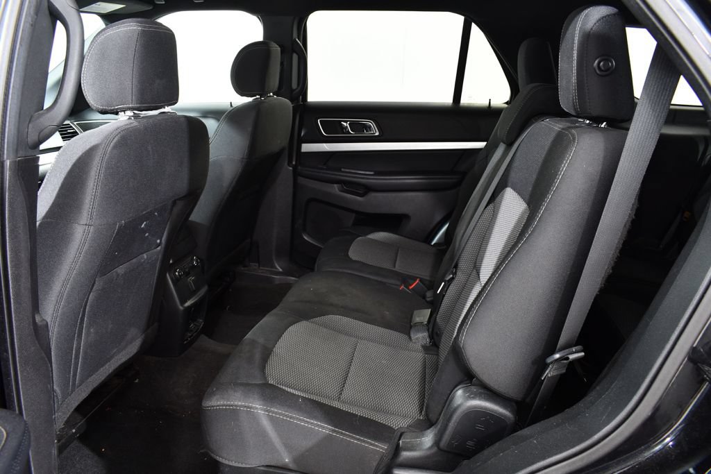 Used 2017 Ford Explorer XLT AWD/4WD image 16