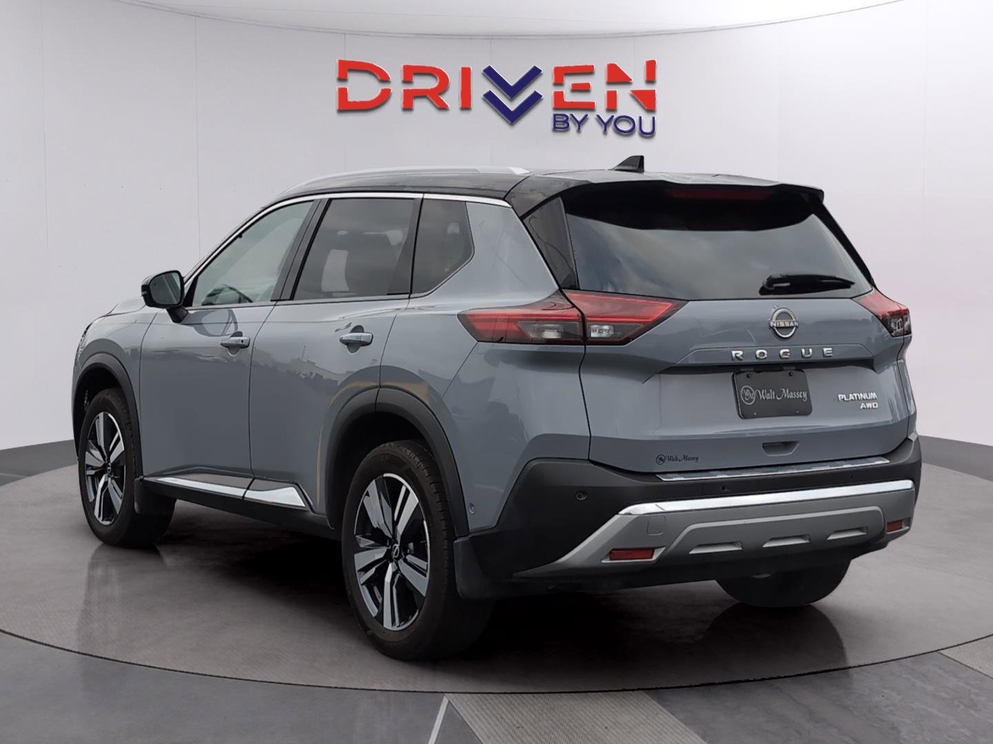 Used 2022 Nissan Rogue Platinum w/ Head-Up Display Package image 3