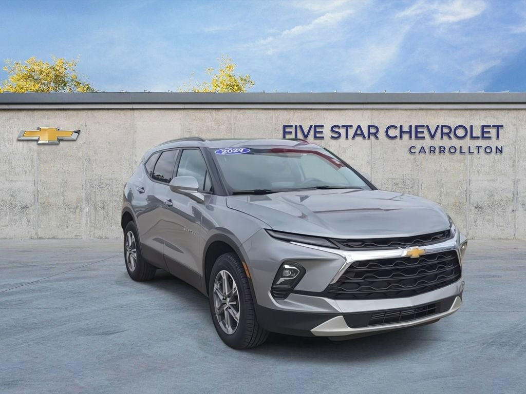 Used 2024 Chevrolet Blazer LT w/ Convenience Package FWD image 2