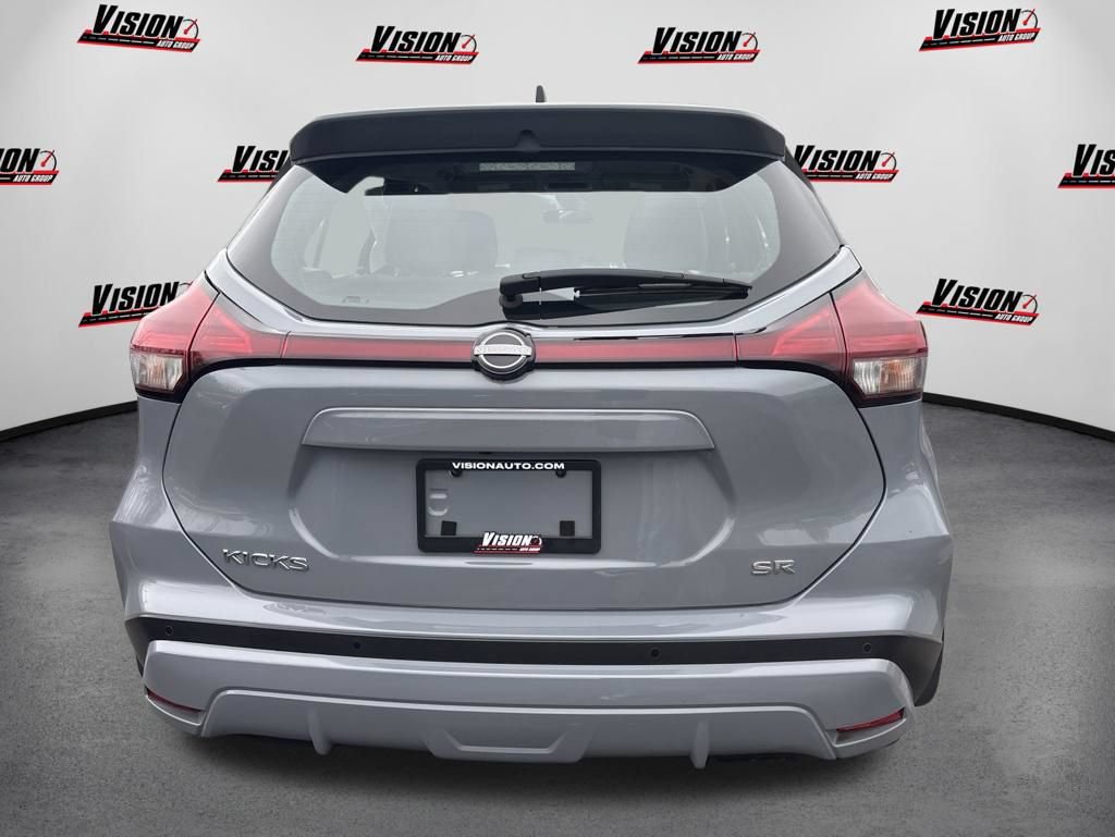 Used 2024 Nissan Kicks SR w/ SR Premium Package FWD image 6