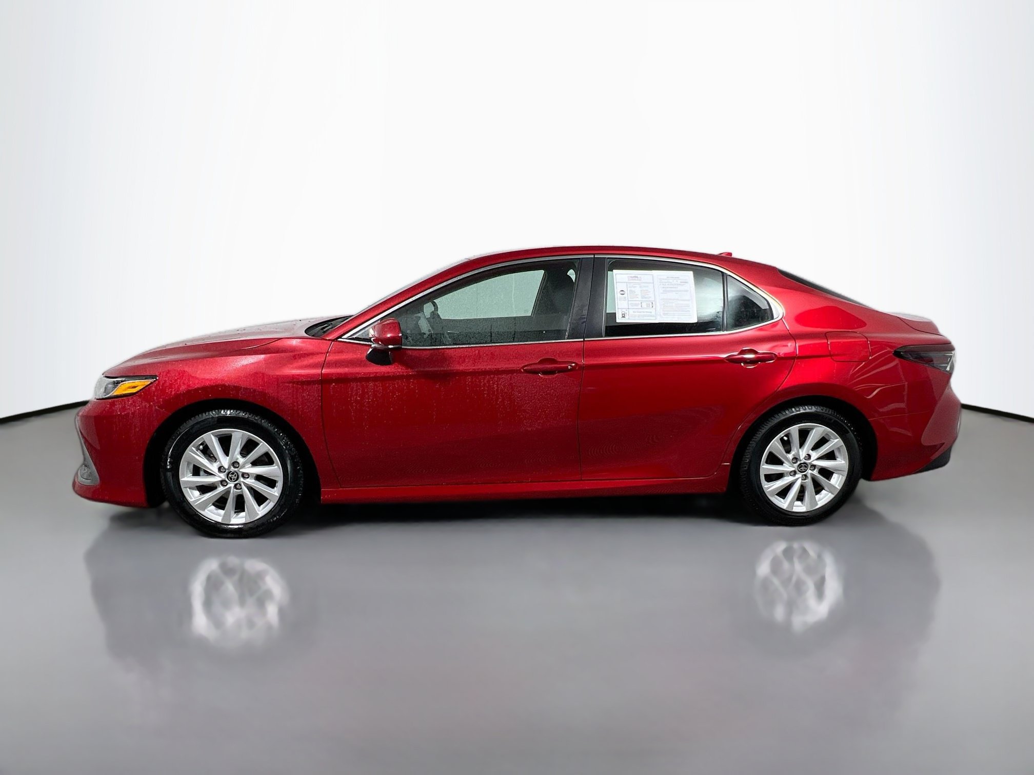 Used 2024 Toyota Camry LE FWD image 9