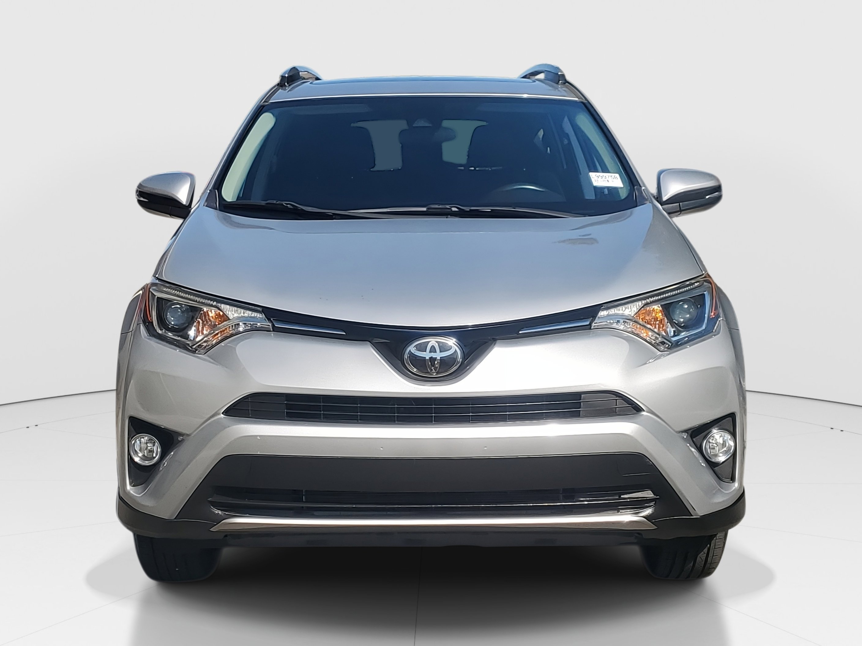 Used 2018 Toyota RAV4 XLE image 2