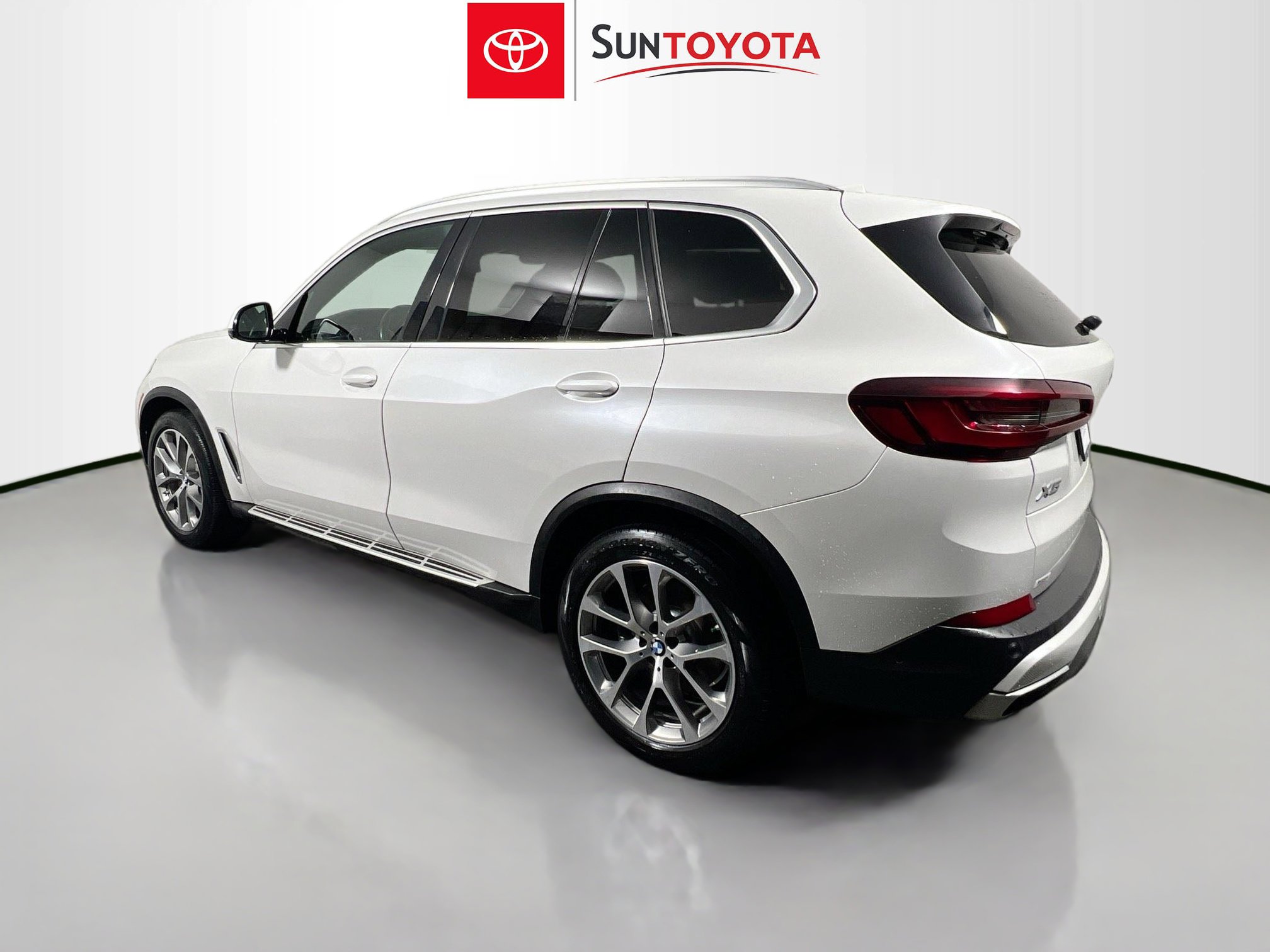 Used 2023 BMW X5 xDrive40i w/ Premium Package AWD/4WD image 6
