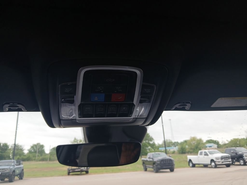 New 2026 RAM 1500 Laramie AWD/4WD image 23