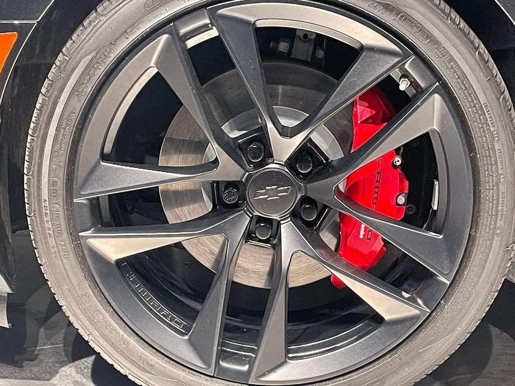 Used 2024 Chevrolet Camaro LT RWD image 16