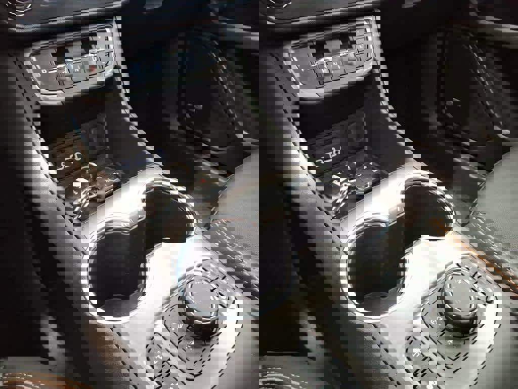 Used 2022 GMC Terrain AT4 w/ Infotainment Package II image 14