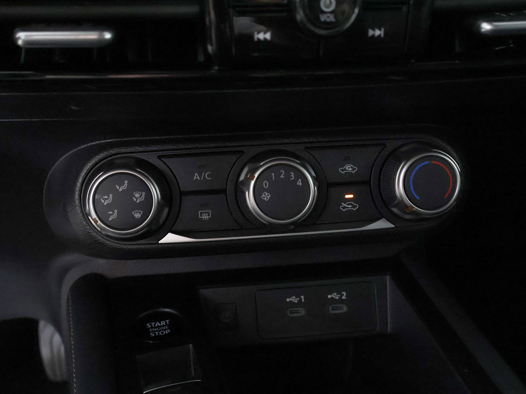Used 2025 Nissan Kicks SV AWD/4WD image 42