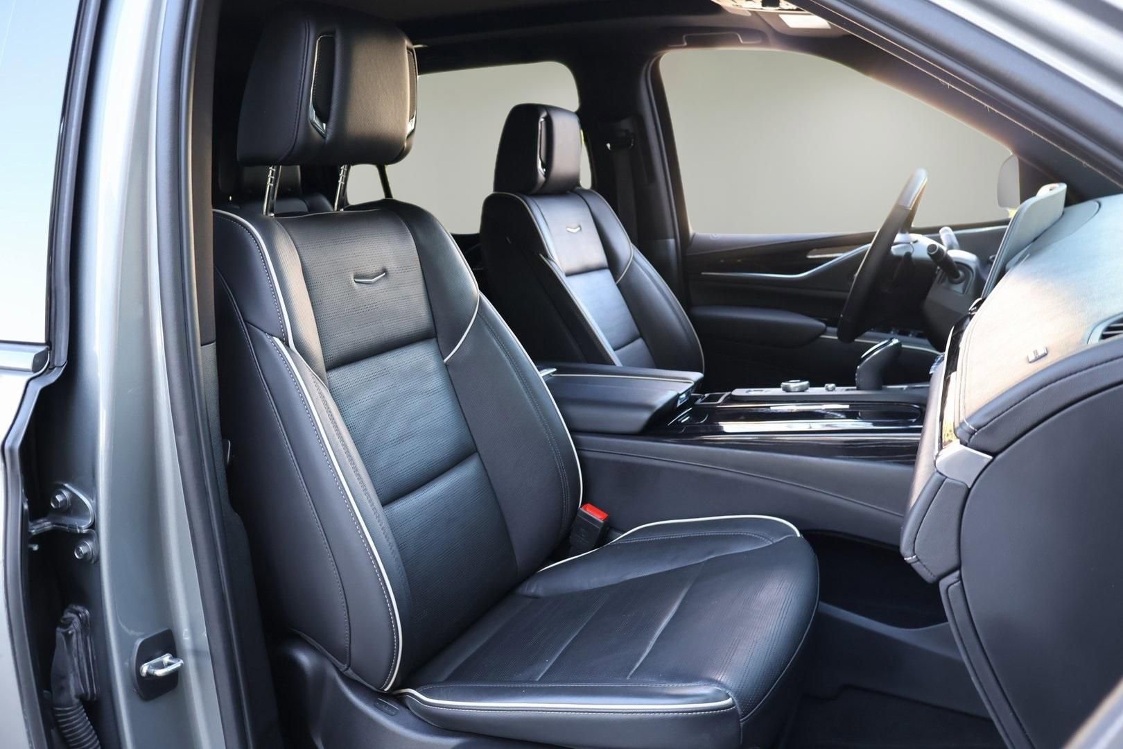 Certified 2023 Cadillac Escalade ESV Sport w/ LPO, ONYX Package image 21