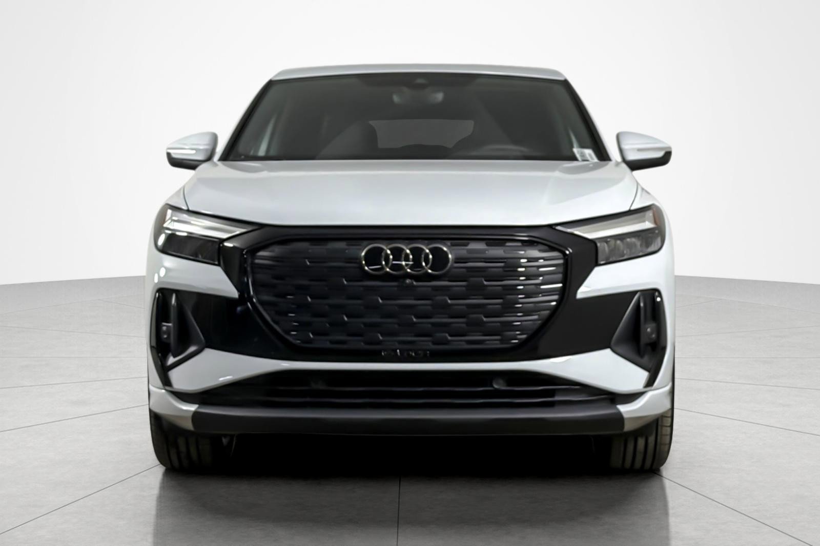 Used 2023 Audi Q4 e-tron Premium Plus w/ Premium Plus image 8