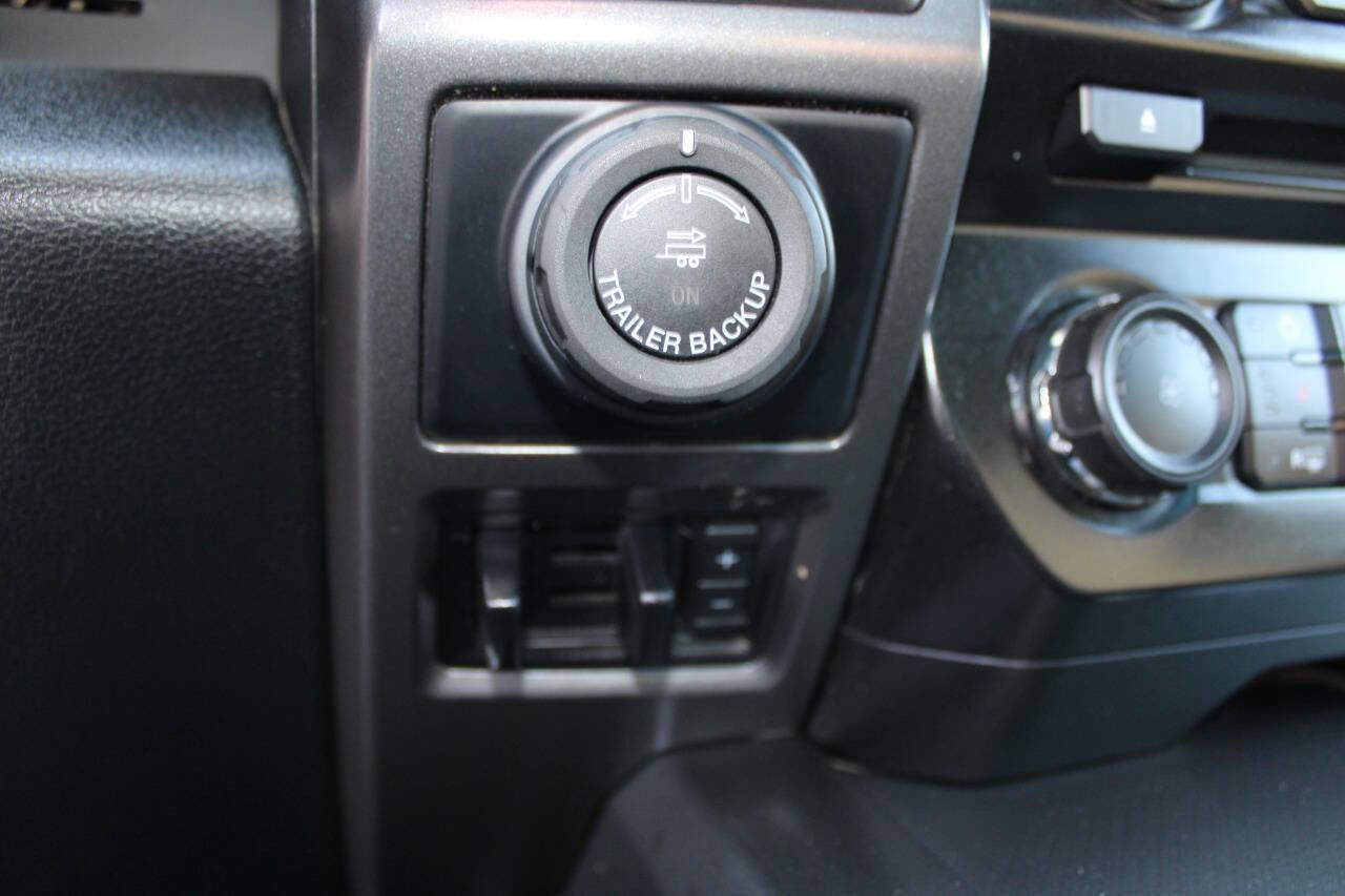 Used 2016 Ford F150 XLT w/ Equipment Group 302A Luxury AWD/4WD image 18