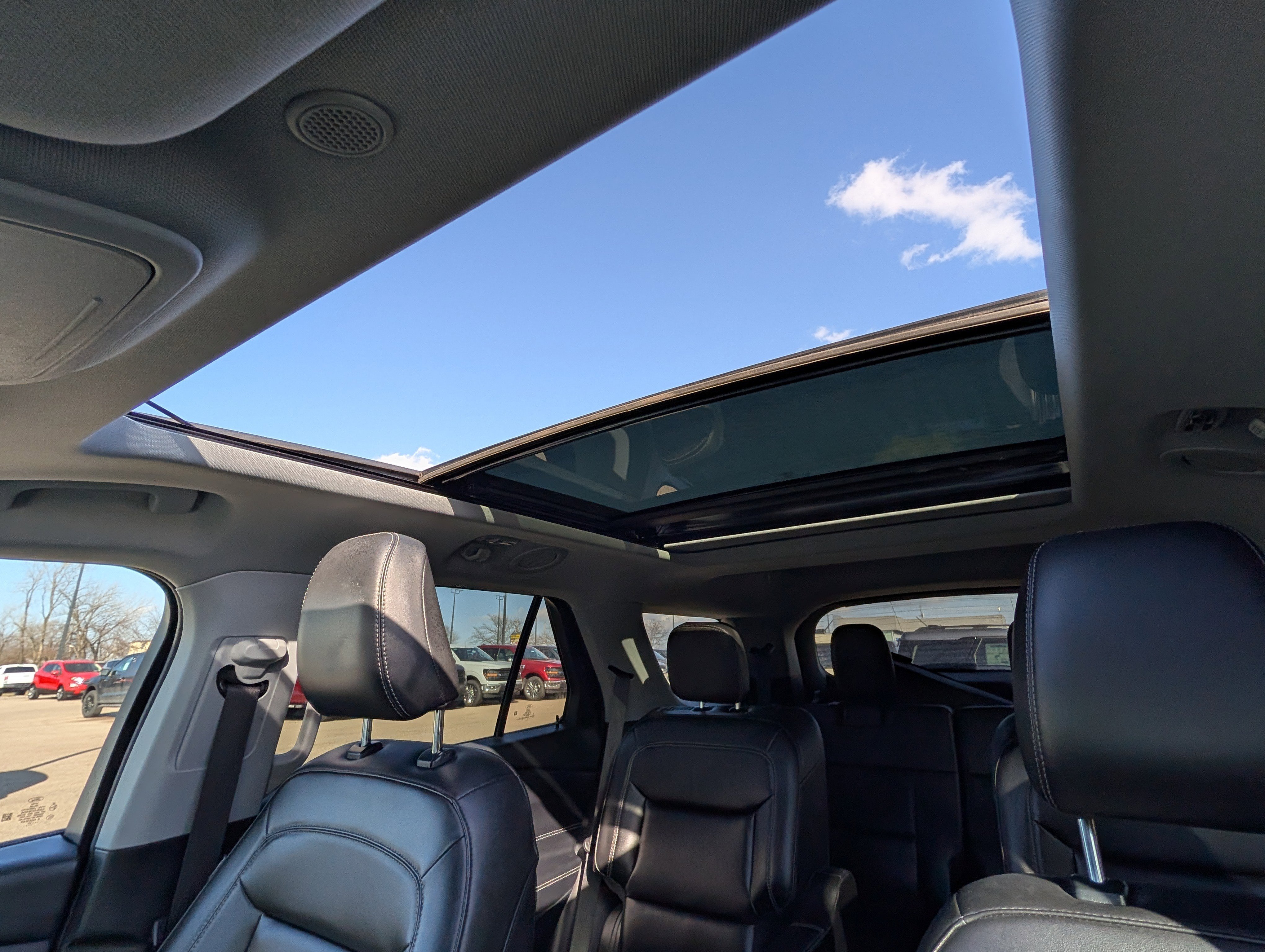 Used 2023 Ford Explorer XLT w/ Equipment Group 202A image 27